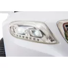 Biele elektrické športové auto na diaľkové ovládanie