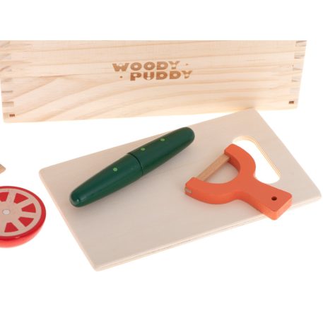 Szeletelhető, fából készült mágneses zöldségek tartóban kiegészítőkkel