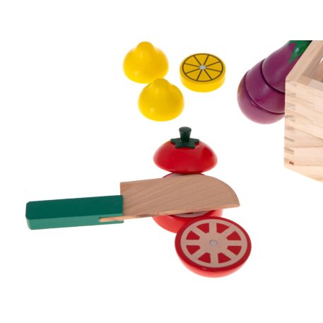 Szeletelhető, fából készült mágneses zöldségek tartóban kiegészítőkkel