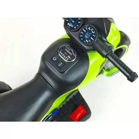 Zöld elektromos rendőrmotor